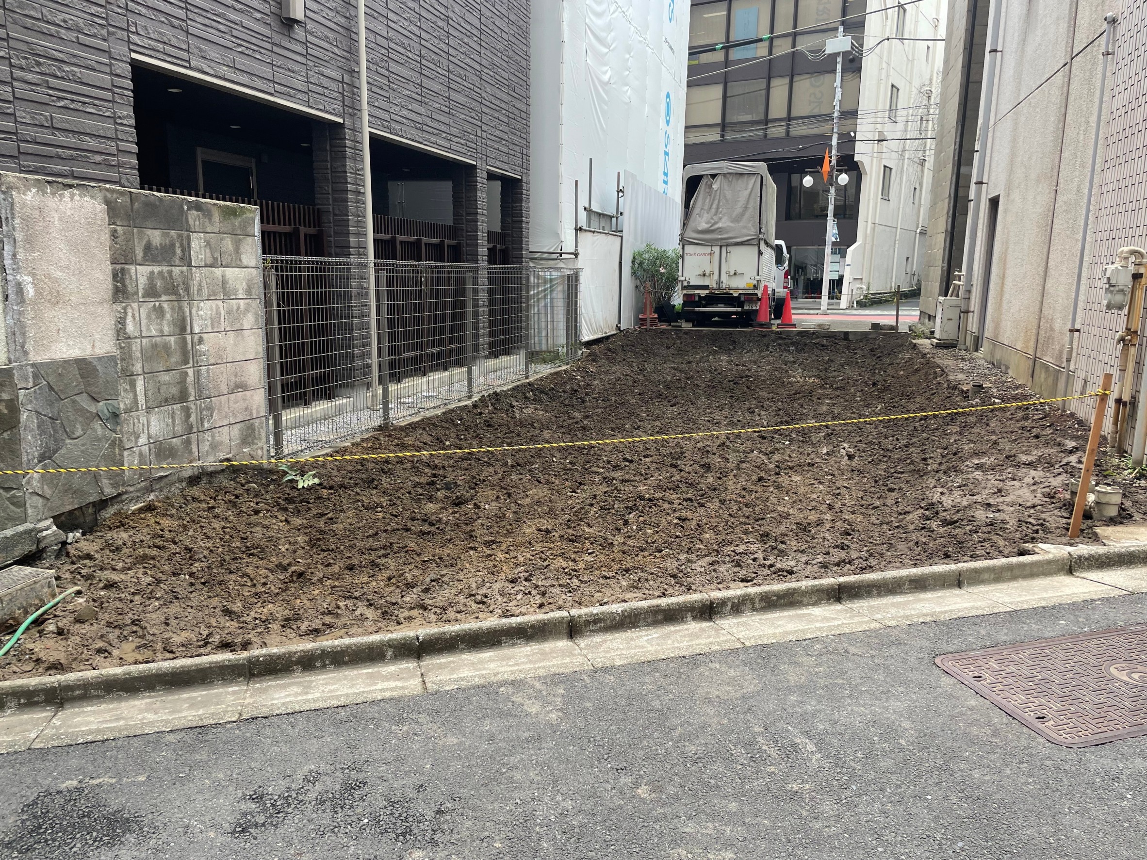 港区東麻布の解体工事の画像