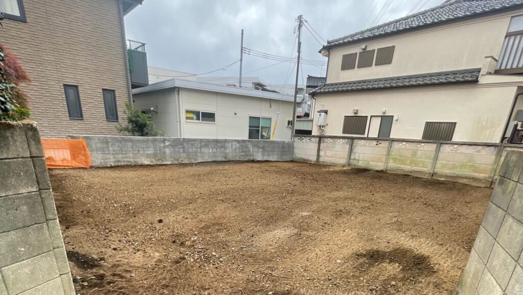府中市武蔵台の解体工事