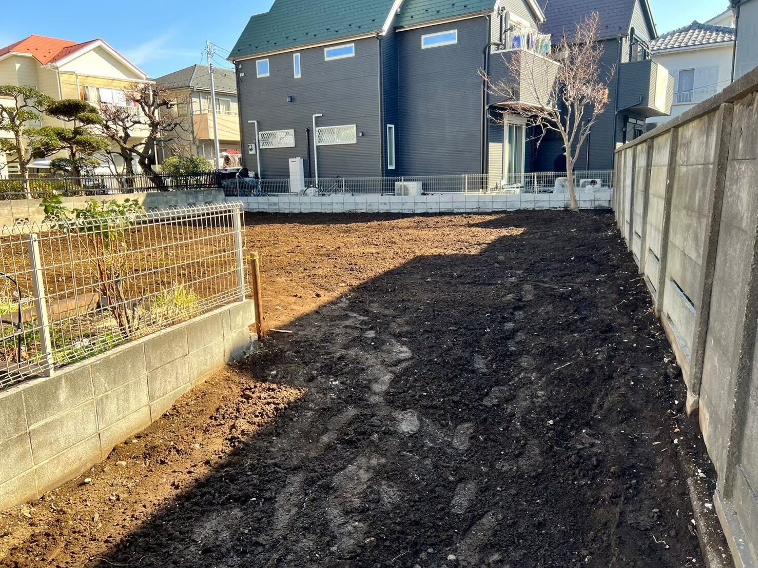 狛江市岩戸南の解体工事の画像