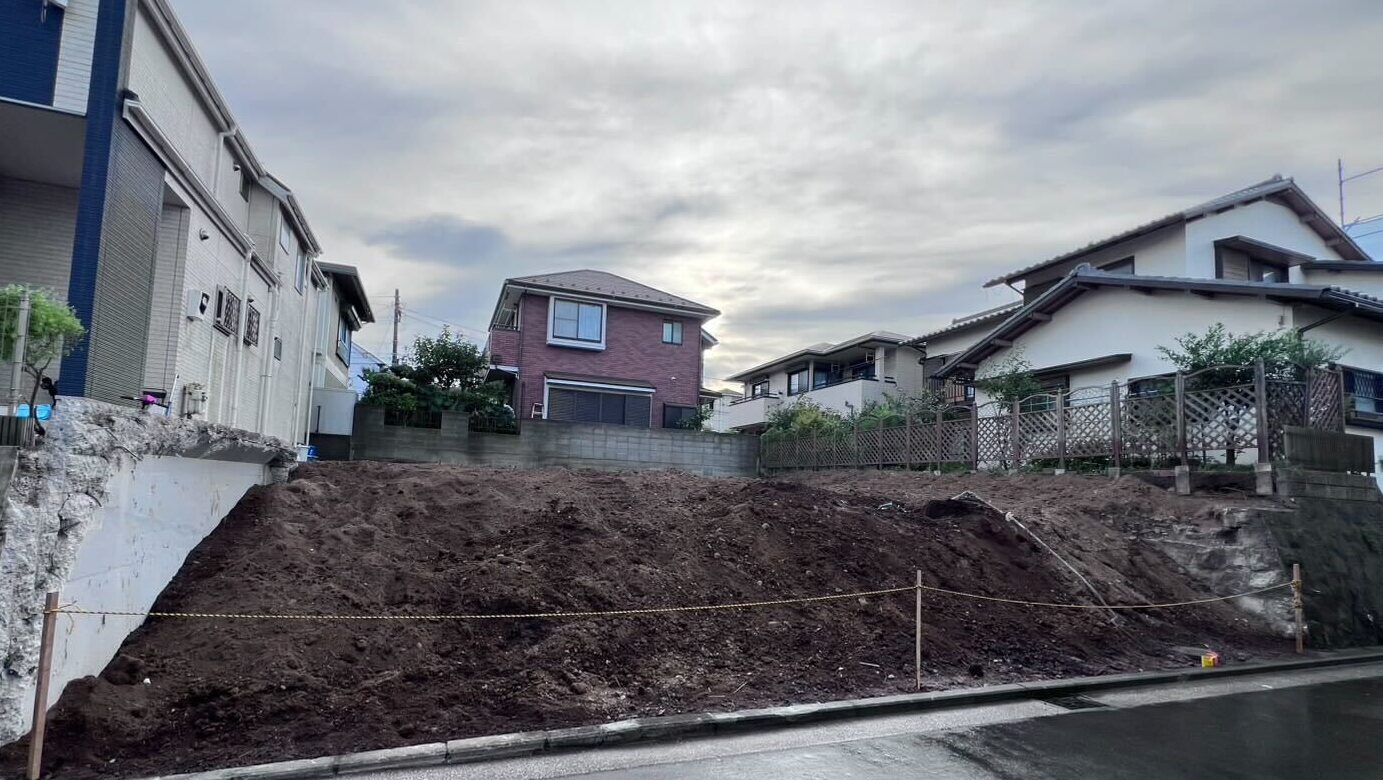 横浜市南区永田台の解体工事の画像