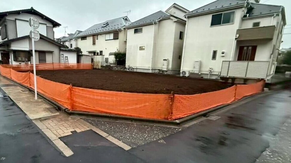 三鷹市大沢の解体工事の画像