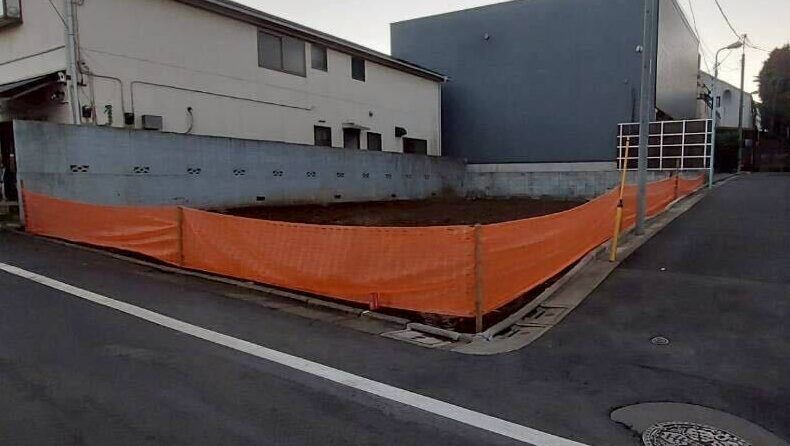目黒区自由が丘の解体工事の画像