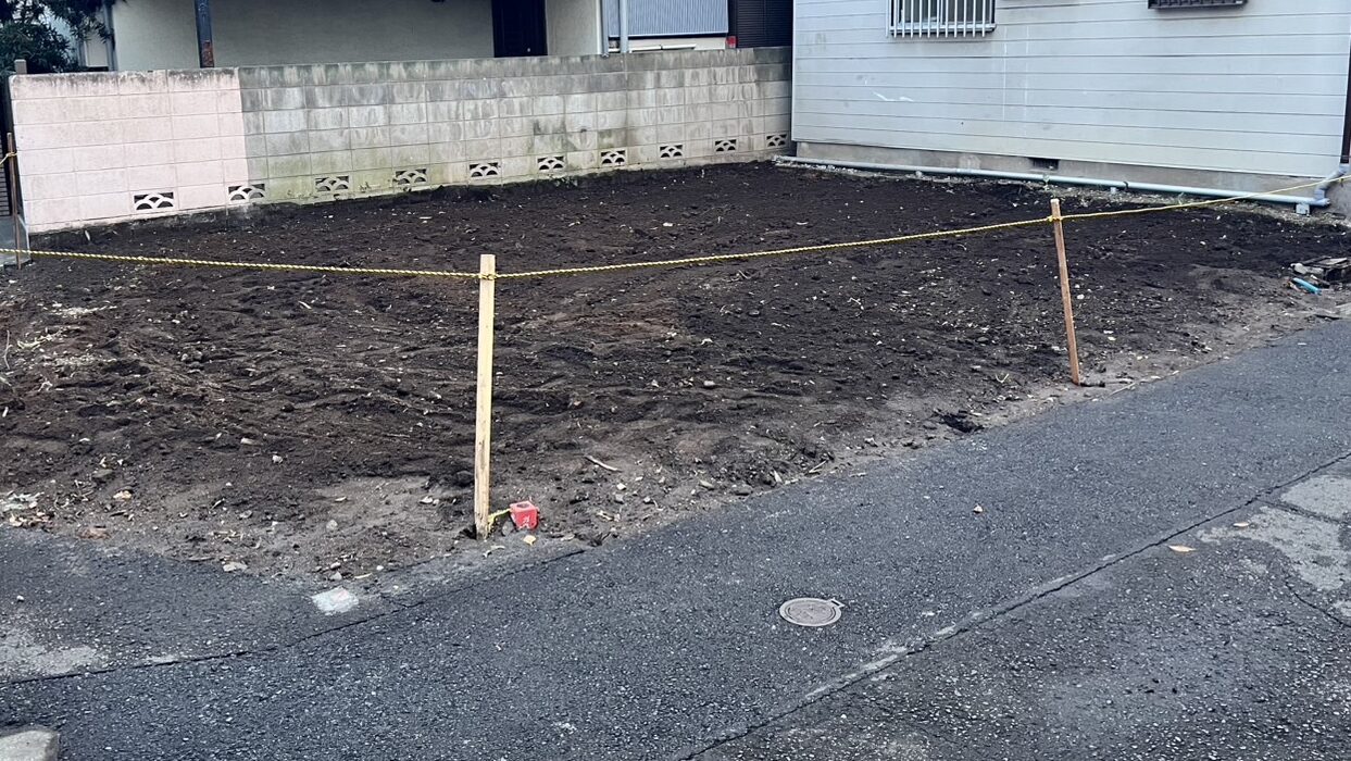 調布市西つつじヶ丘の解体工事の画像