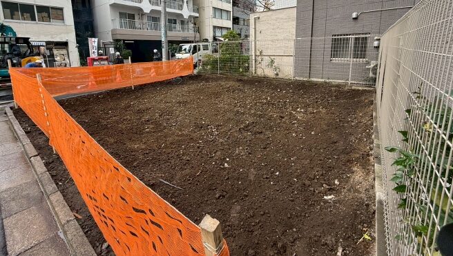 港区新橋の解体工事の画像