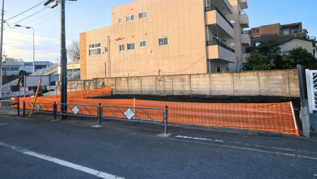 調布市東つつじヶ丘の解体工事
