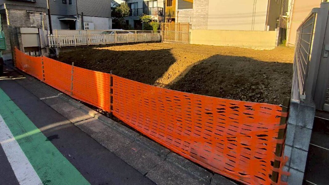 目黒区青葉台の解体工事の画像