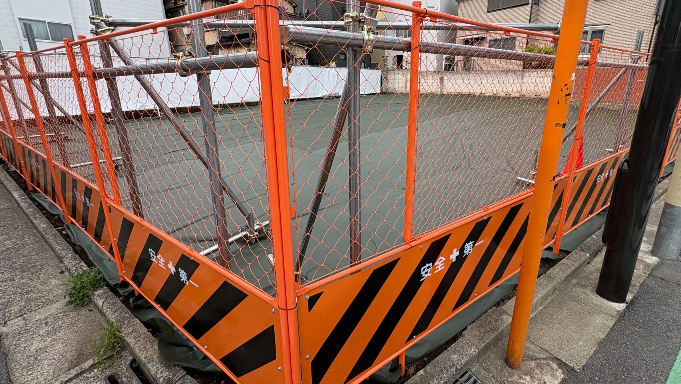 渋谷区笹塚の解体工事の画像