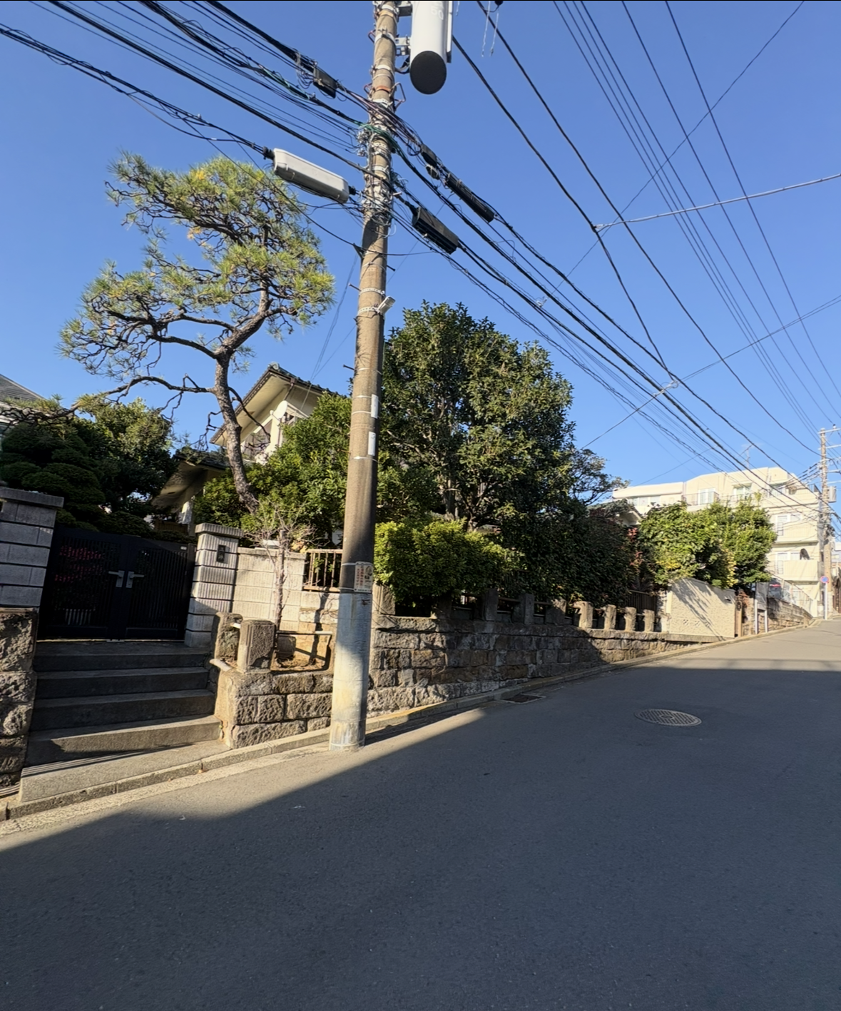 横浜市西区伊勢町の解体工事の画像