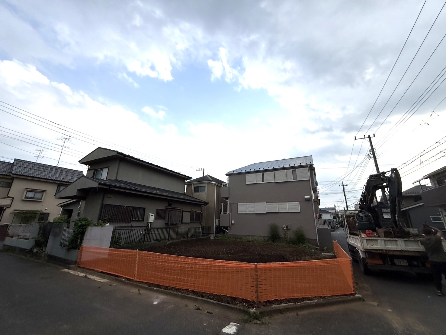 清瀬市旭ヶ丘の解体工事の画像