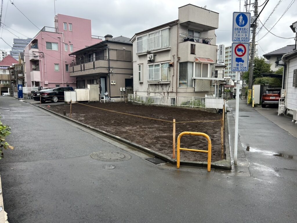 新宿区西早稲田の解体工事